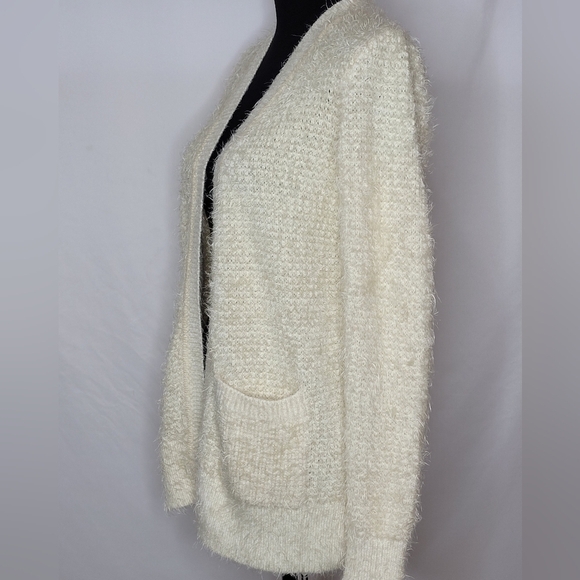 Pins & Needles Urban Outfitters Cream Soft Eyelash Open Front Caridgan - Size XS - Picture 2 of 9